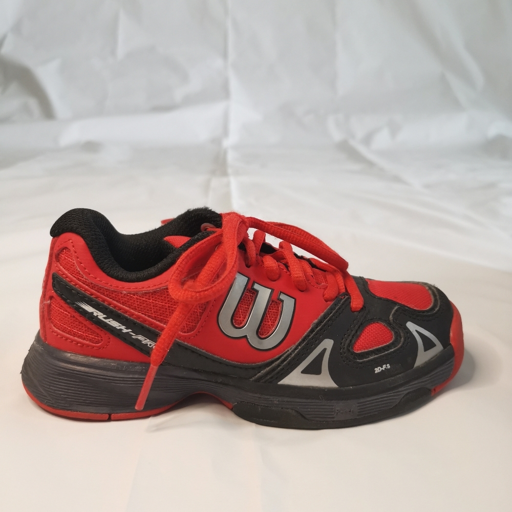 Kids all court tennis shoes
